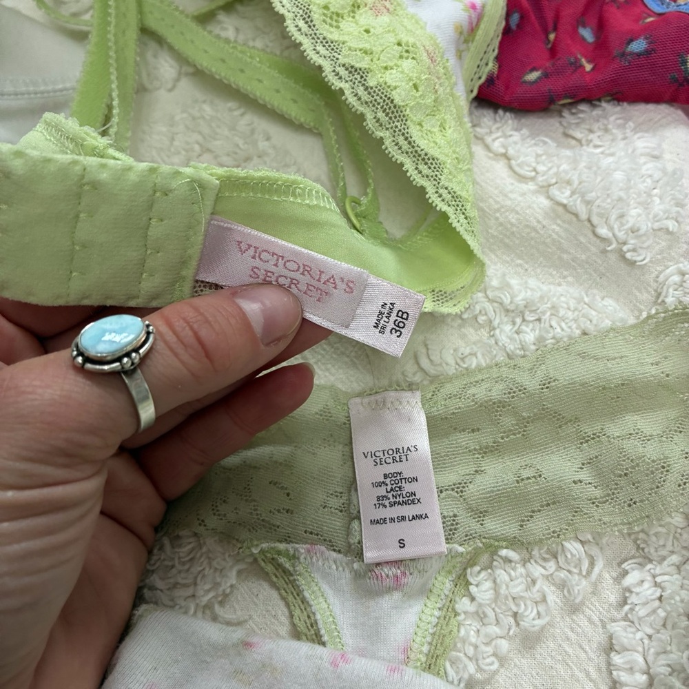 Victoria’s Secret bra and underwear bundle - Picture 7 of 8
